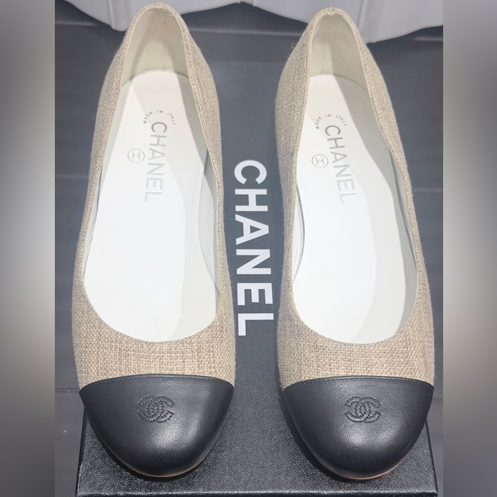 CHANEL Beige and Black Flats